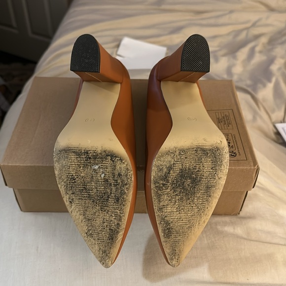 Cognac Pumps - Picture 6 of 9